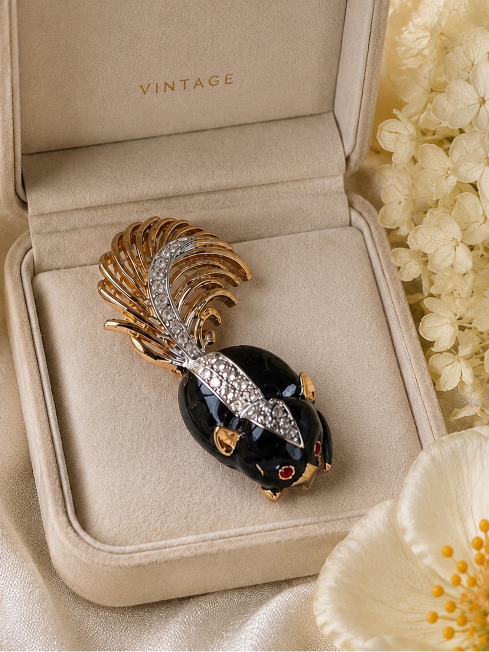 Vintage Gold Black Rhinestone Skunk Brooch Statement Pin Collectable Jewelry